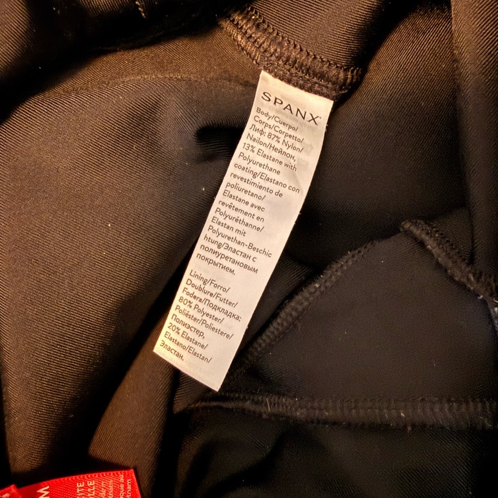 SPANX Black Leggings last chance - Picture 6 of 6